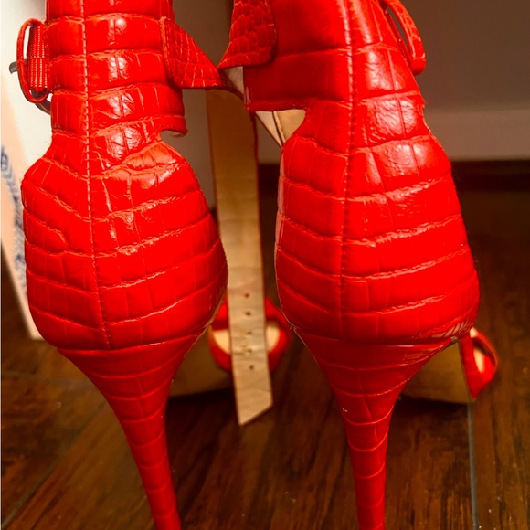 Vince Camuto Red Strappy Ankle Heels size 8 - Picture 3 of 3